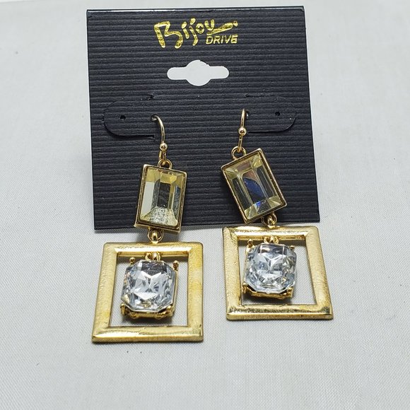 Bijou Drive gold modern rectangle drop fish hook earring with stone - Picture 5 of 5